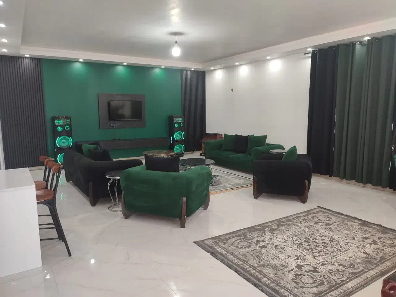 ویلا ژولیت|اجارهٔ کوتاهمدت ویلا و باغ|رامجین, |دیوار