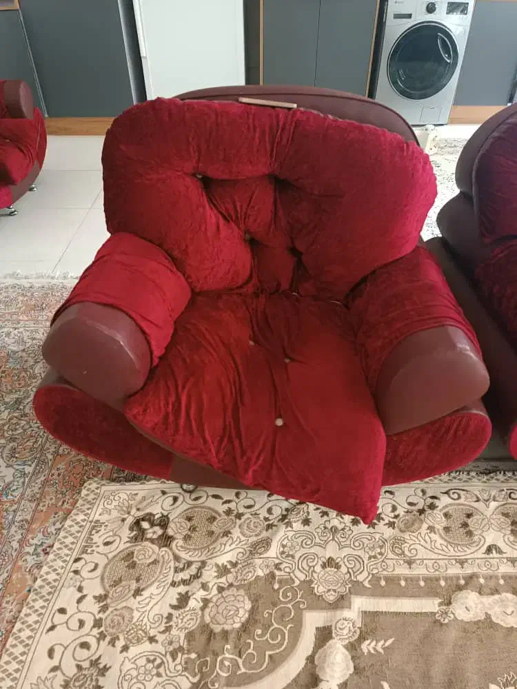 مبل ۷نفره کارکرده|مبلمان خانگی و میز عسلی|رشت, رودباری|دیوار