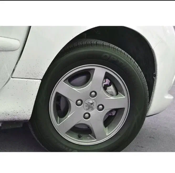 رینگ و لاستیک پژو ۲۰۷ فابریکی|قطعات یدکی و لوازم جانبی|تهران, آزادشهر|دیوار