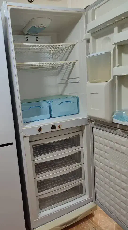 یخچال نیمه فیریزر اورست|یخچال و فریزر|تبریز, |دیوار