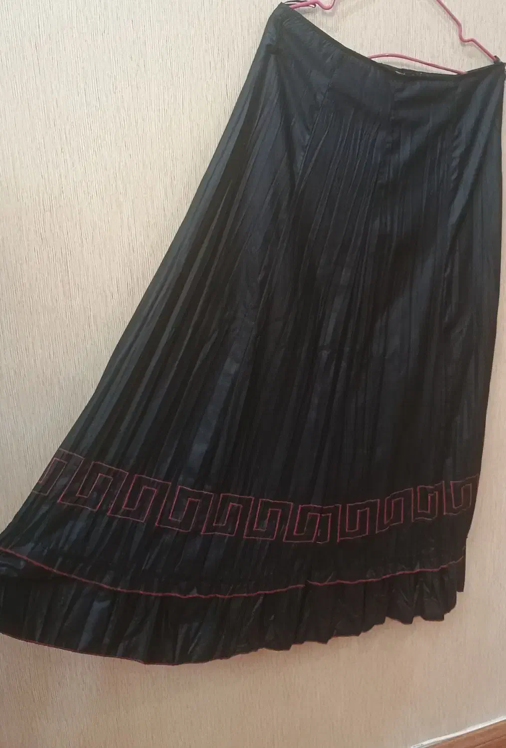 دامن|لباس|کرج, مهرویلا شمالی|دیوار