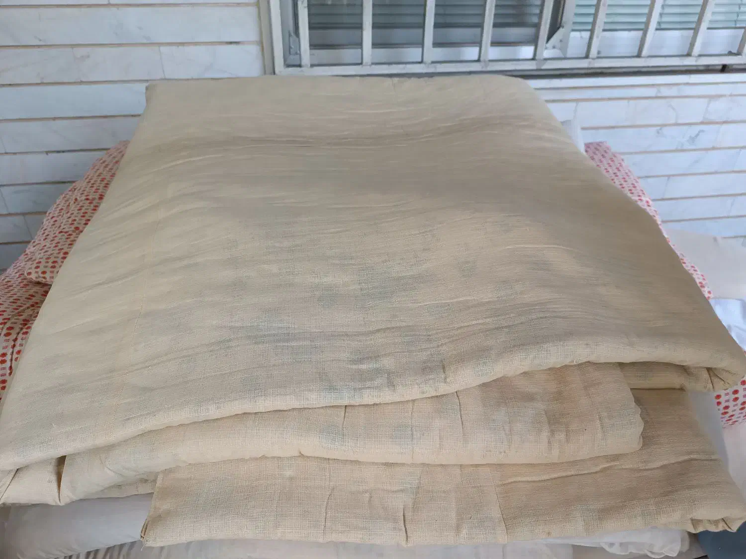 لحاف و تشک پشمی و پنبهای|رختخواب، بالش، پتو|بندر انزلی, معلم|دیوار