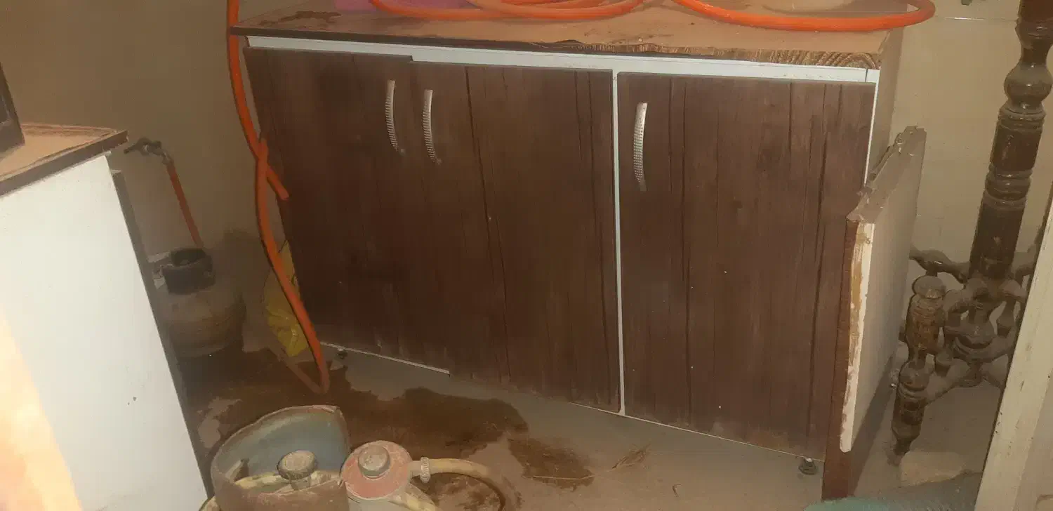 تخت خواب .دراور .کابینت.  فرش. تانکرسفید|فرش|ایلام, |دیوار