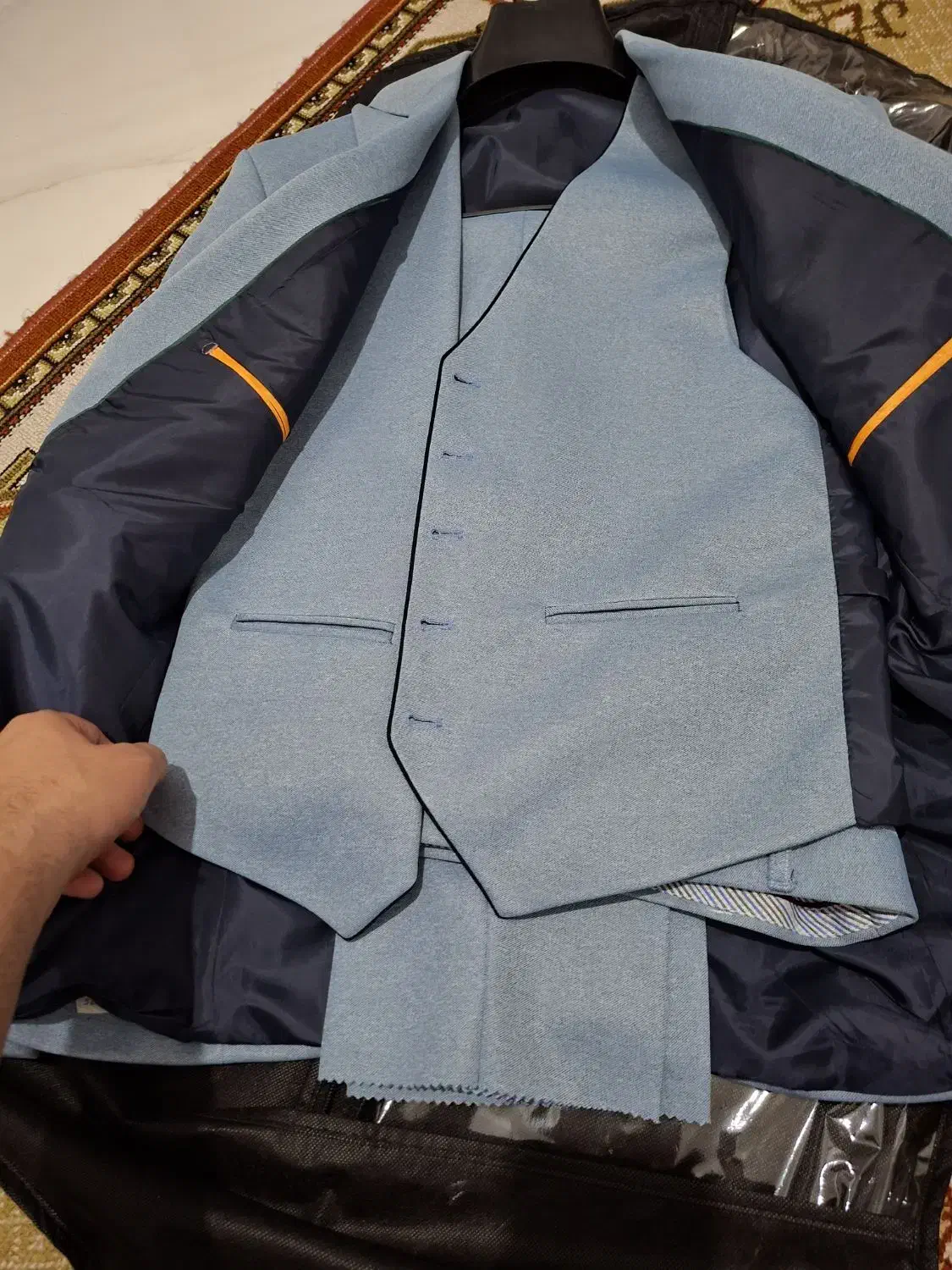 کت و شلوار به همراه جلیقه ،کمربند و پیراهن|لباس|رشت, تازه آباد|دیوار