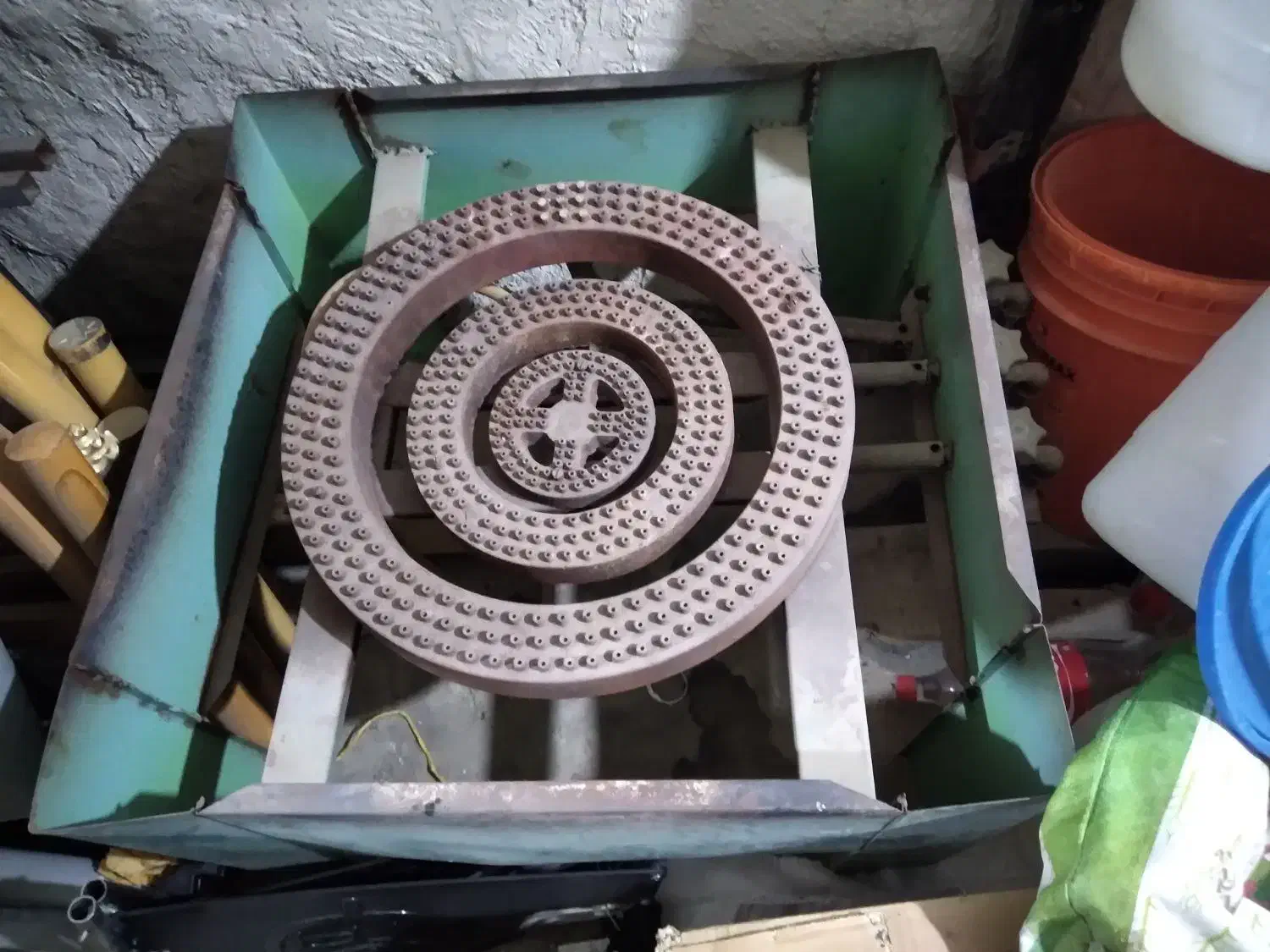 اجاق گاز بزرگ سه شعله باشیرهای  چدنی|اجاق گاز و لوازم برقی پختوپز|بناب, |دیوار