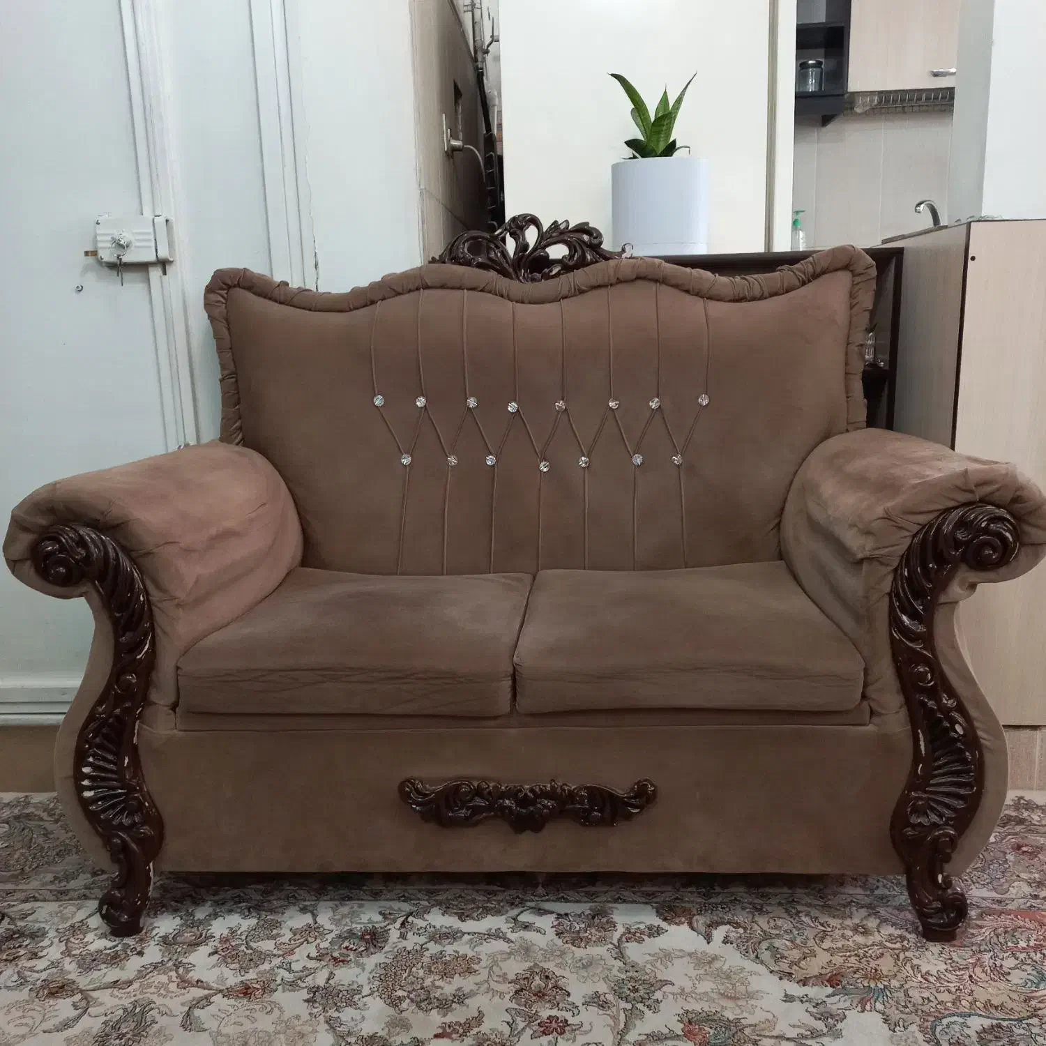 مبل در حد نو|مبلمان خانگی و میز عسلی|همدان, |دیوار