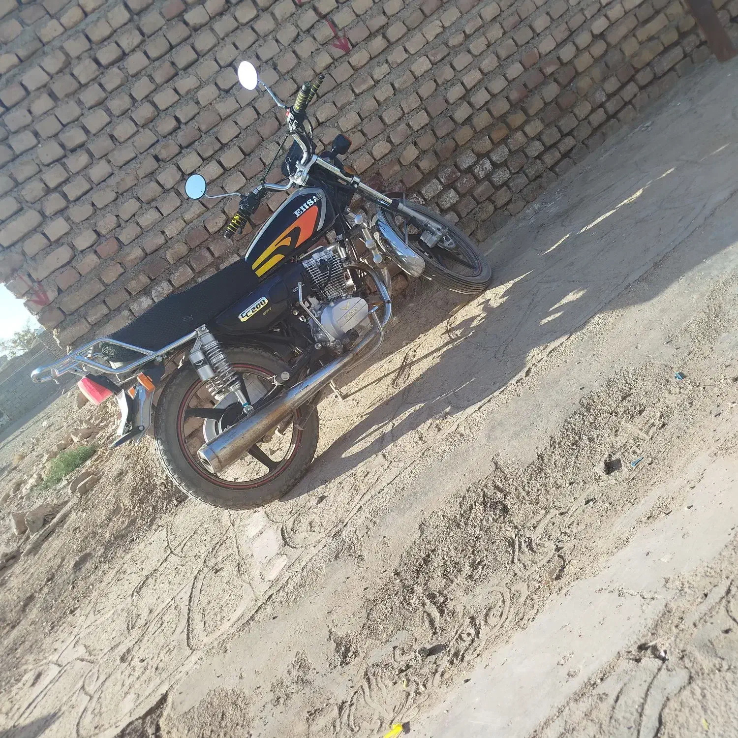 1403درحدخشک|موتورسیکلت|قائن, |دیوار