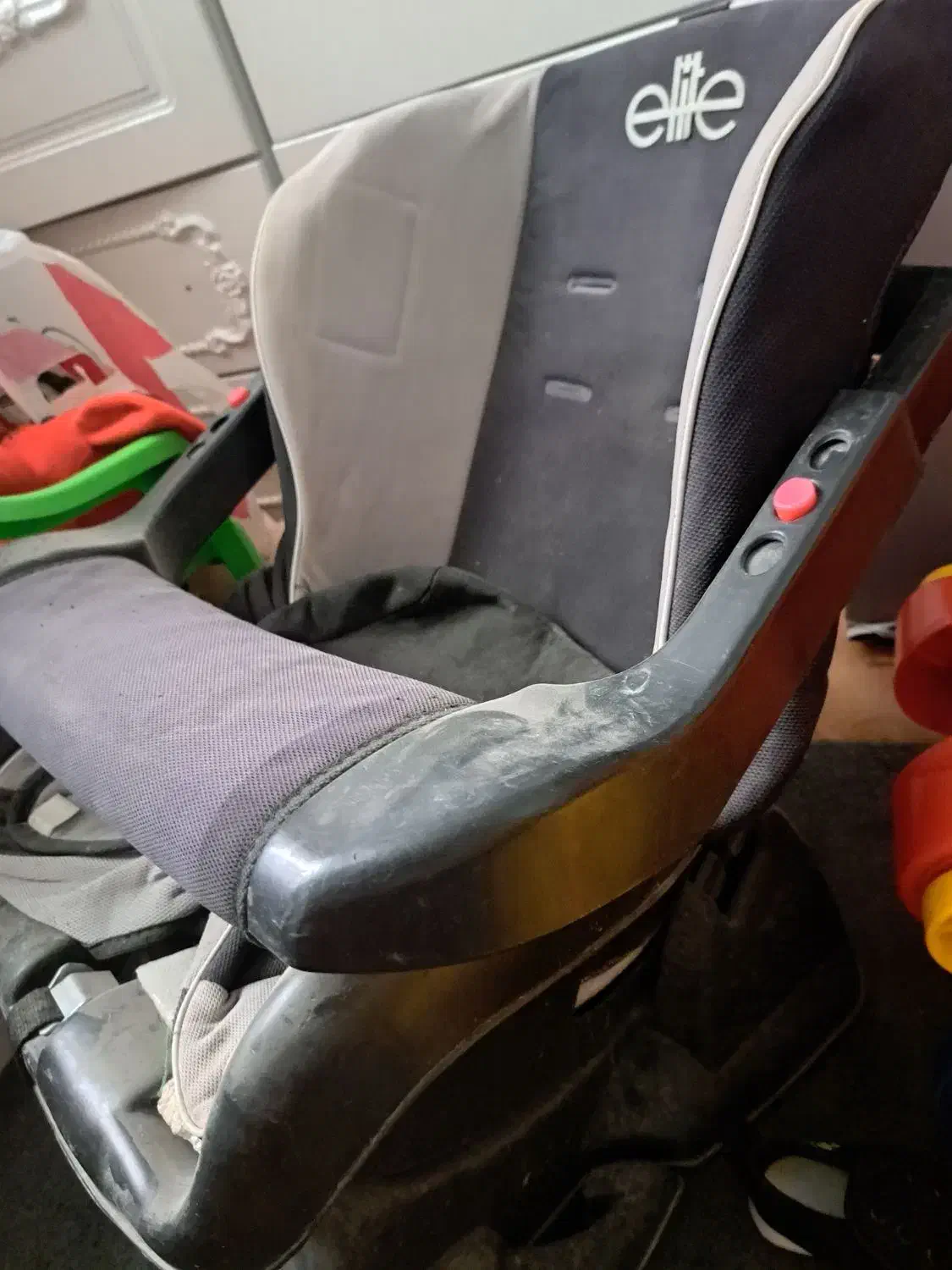 صندلی ماشین کودک|تخت و صندلی بچه|نسیم‌شهر, |دیوار