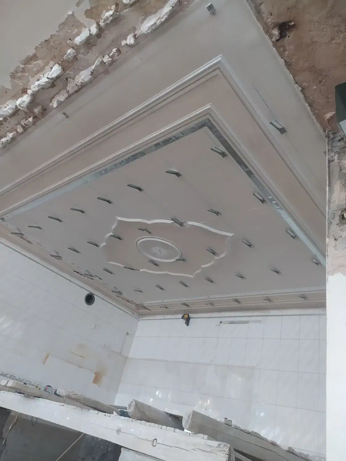 شاگرد جهت کار کناف تایل PVC|استخدام معماری، عمران و ساختمانی|نجف‌آباد, یزدانشهر|دیوار