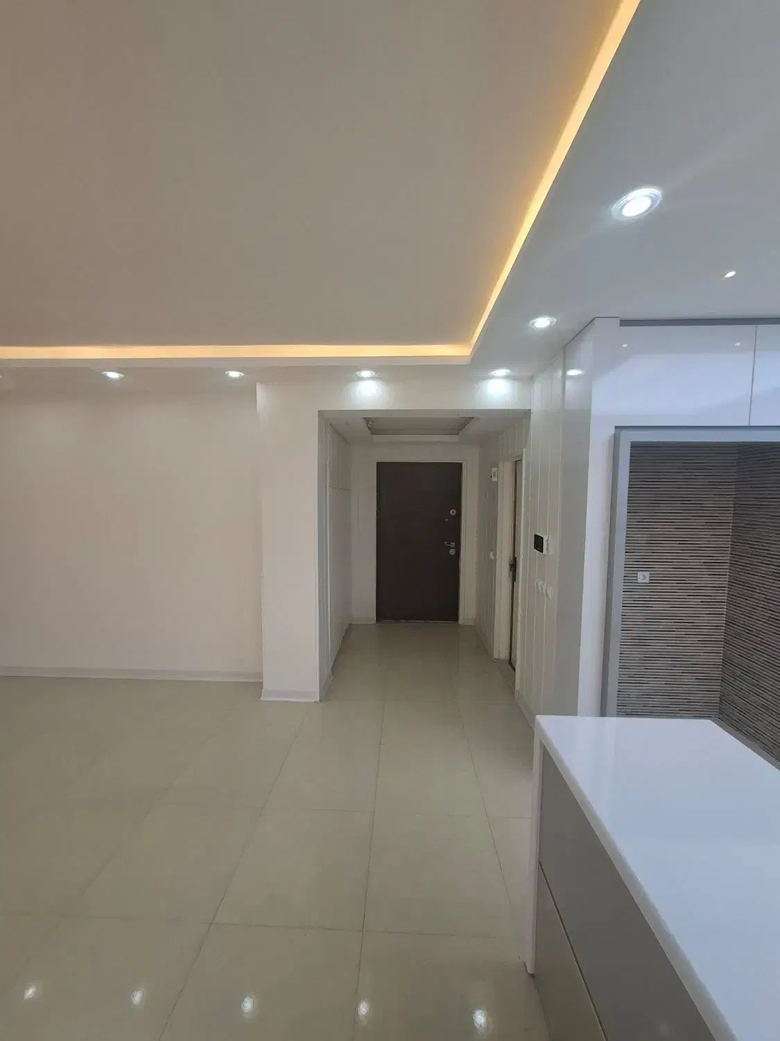 آپارتمان دوخوابه جنوبی کلید نخورده|فروش آپارتمان|اصفهان, شفق|دیوار