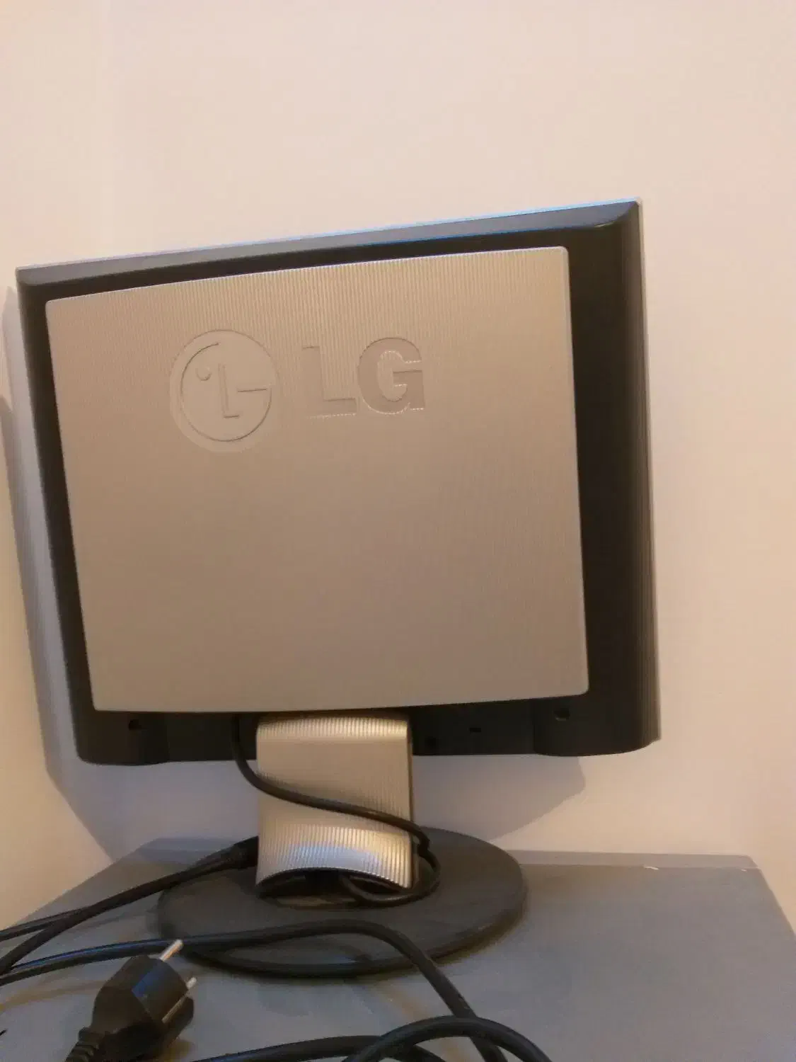 کامپیوتر(مانیتو، کیس،بند)|رایانه رومیزی|زنجان, |دیوار