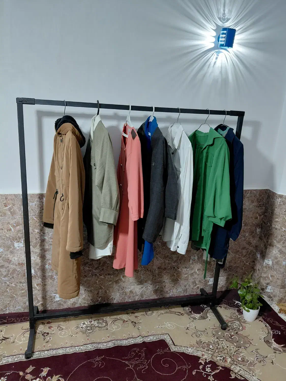 رگال لباس با کیفیت بالا / طراحی مدرن / قیمت مناسب|مبلمان خانگی و میز عسلی|خانمیرزا, |دیوار