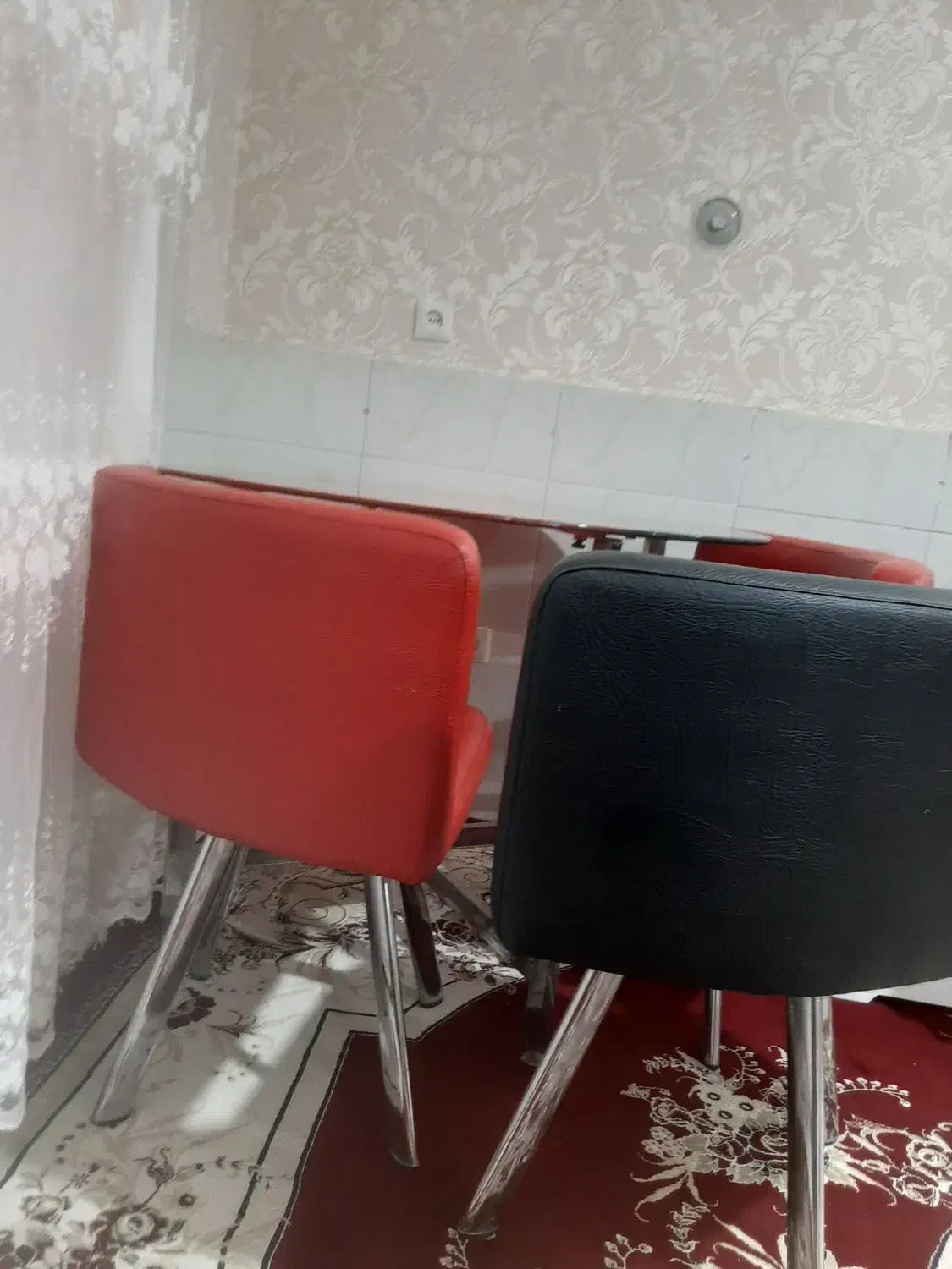 میز ناهارخوری ۴نفره در حد نو|میز و صندلی غذاخوری|جوین, |دیوار