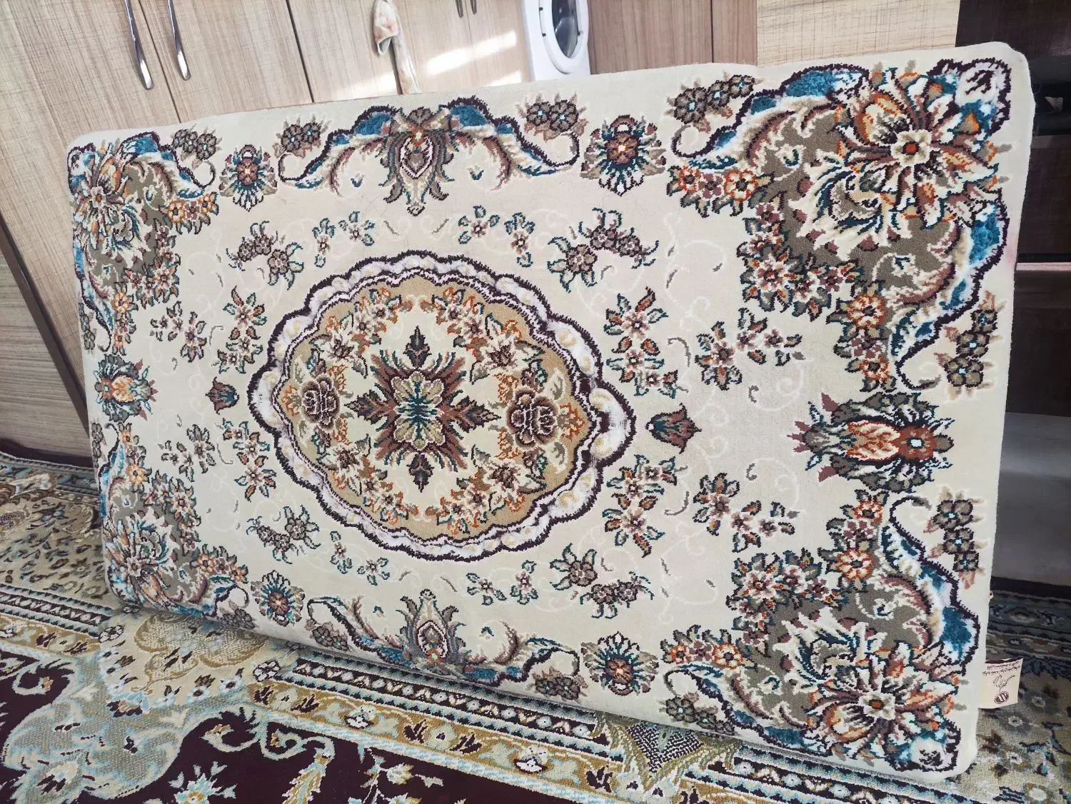 پشتی فرشی|پشتی|خمینی‌شهر, |دیوار