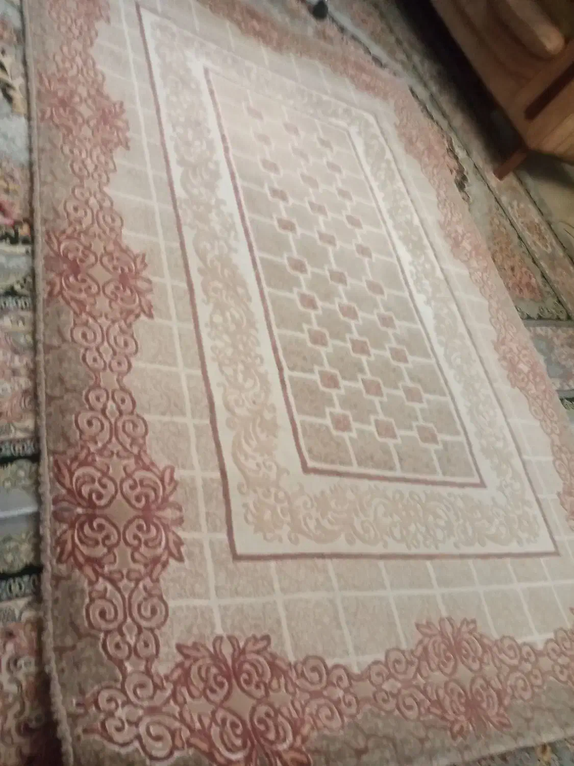 فرش|فرش|کرج, اصفهانی‌ها|دیوار