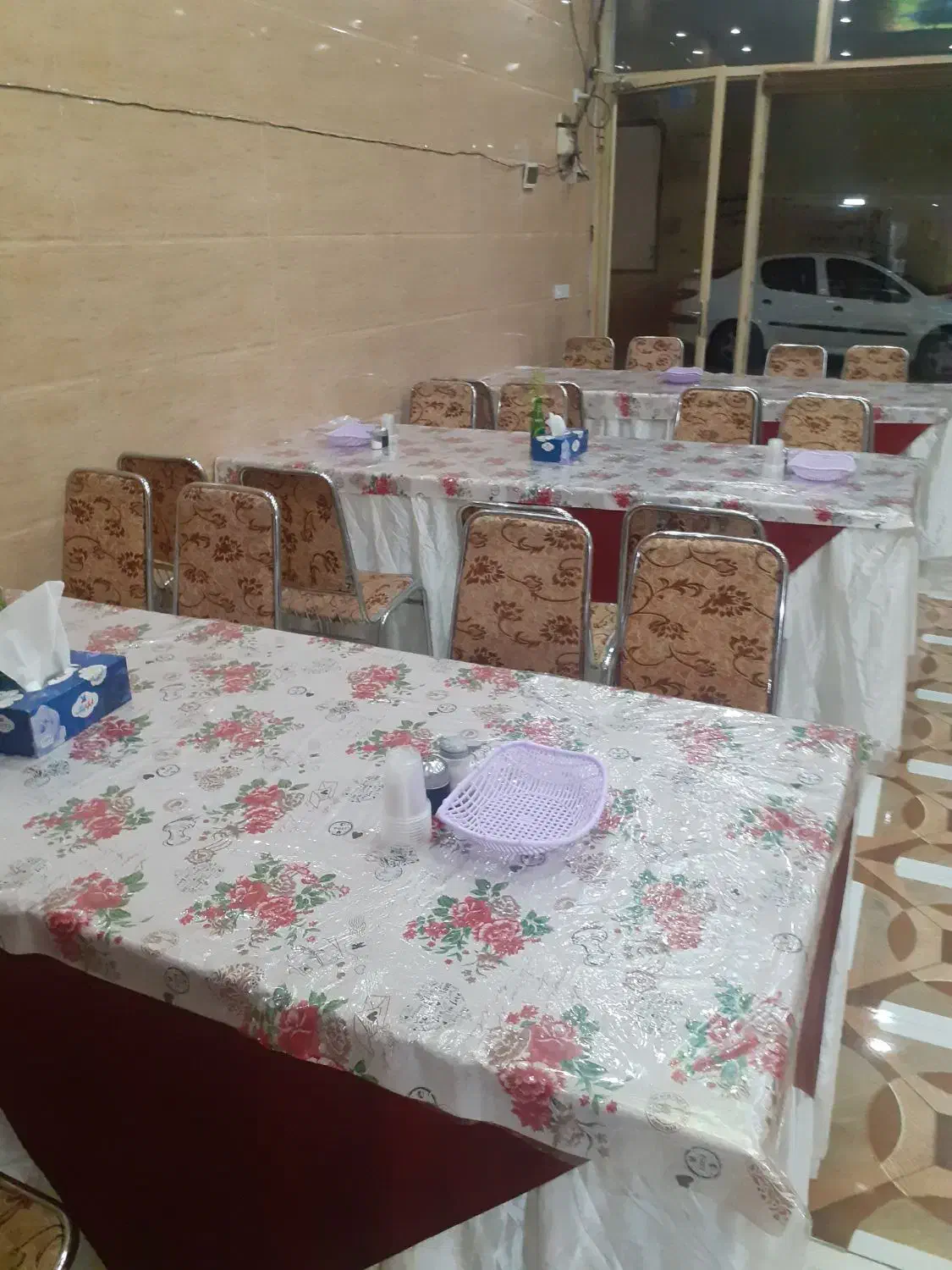 میز و صندلی رستوران|میز و صندلی غذاخوری|قروه, |دیوار