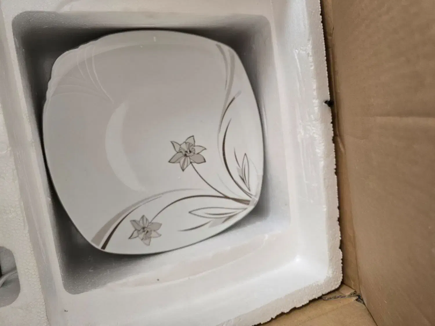 سرویس چینی ۱۲ نفره|ظروف سرو و پذیرایی|ارزوئیه, |دیوار