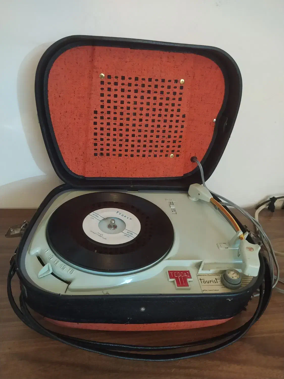 گرام تپاز در حد نو کاملا سالم آنتیک عتیقه|کلکسیون اشیاء عتیقه|مشهد, راهنمایی|دیوار