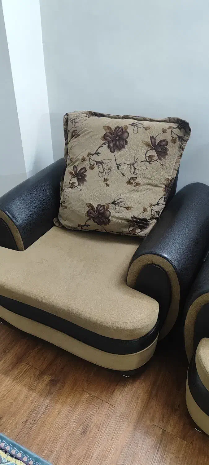 مبل راحتی نیم ست پنج نفره|مبلمان خانگی و میز عسلی|قم, آزادگان|دیوار