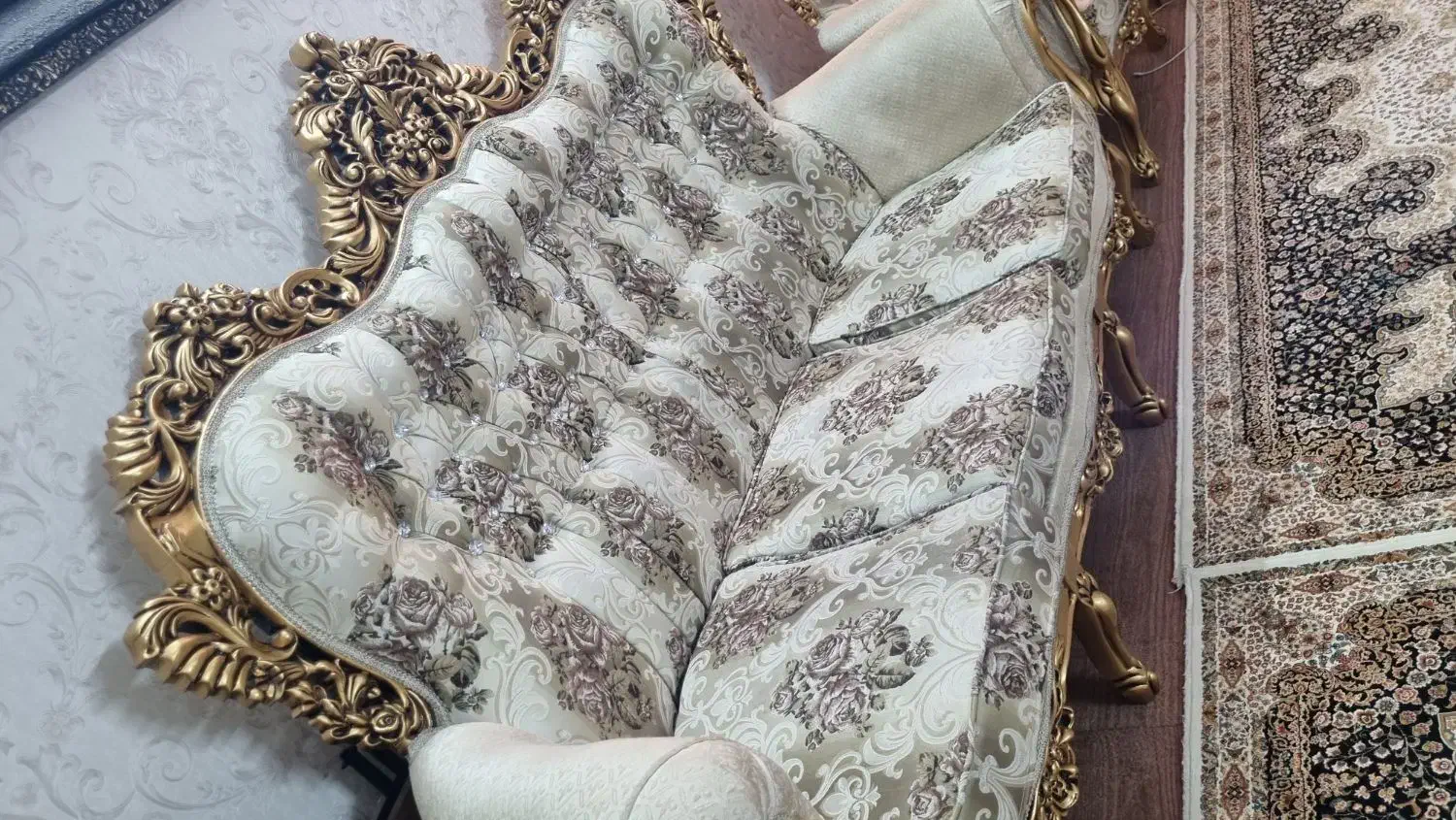 مبل سلطنتی|مبلمان خانگی و میز عسلی|قم, انسجام|دیوار