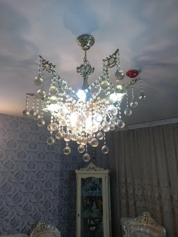 لوستر آویزکریستالی|لوستر و چراغ آویز|شاهین‌شهر, مسکن مهر|دیوار