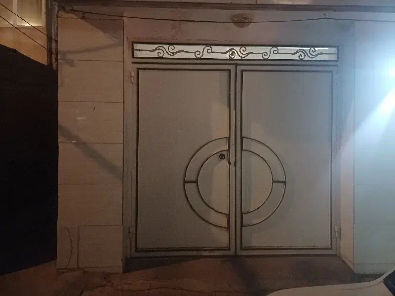 درب حیاط سفارشی ساخته شده|مصالح و تجهیزات ساختمان|قم, علی آباد سعدگان|دیوار