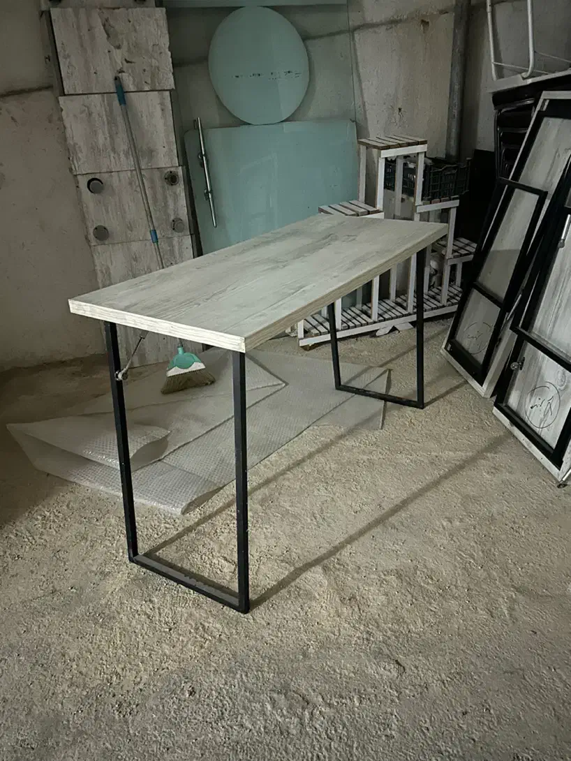 فروش میز ناخن تاشو و مبل|آرایشگاه و سالنهای زیبایی|شیراز, معالیآباد|دیوار