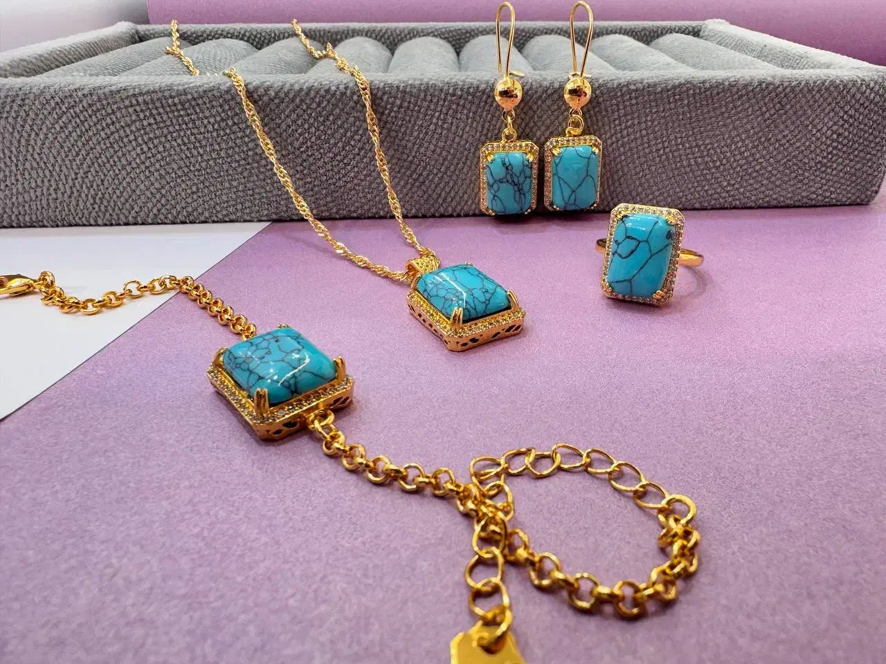 بدلیجات مارک دار|بدلیجات|آغاجاری, |دیوار