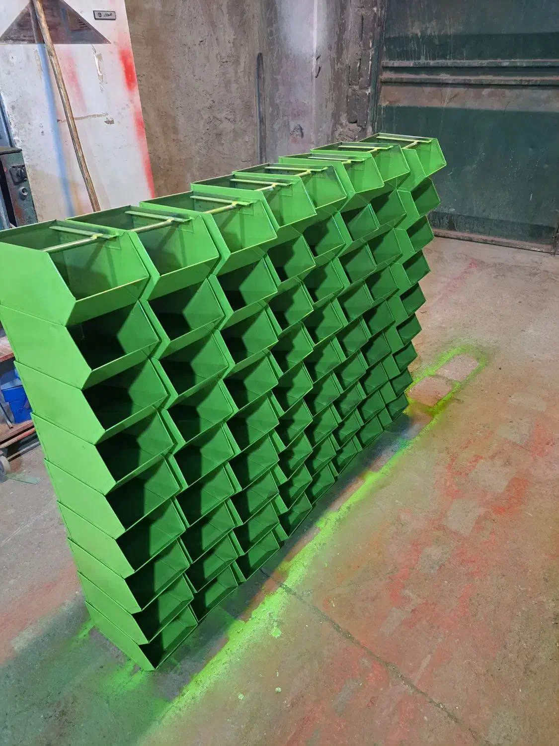 جعبه پالت فلزی استند فلزی پیچ ومهره|فروشگاه و مغازه|اصفهان, زاجان|دیوار