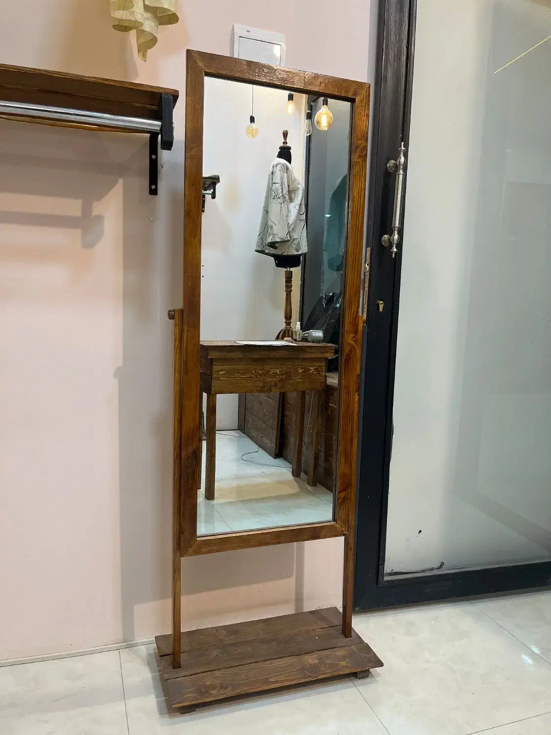 دو عدد آینه چوبی ایستاده|آینه|ایلام, |دیوار