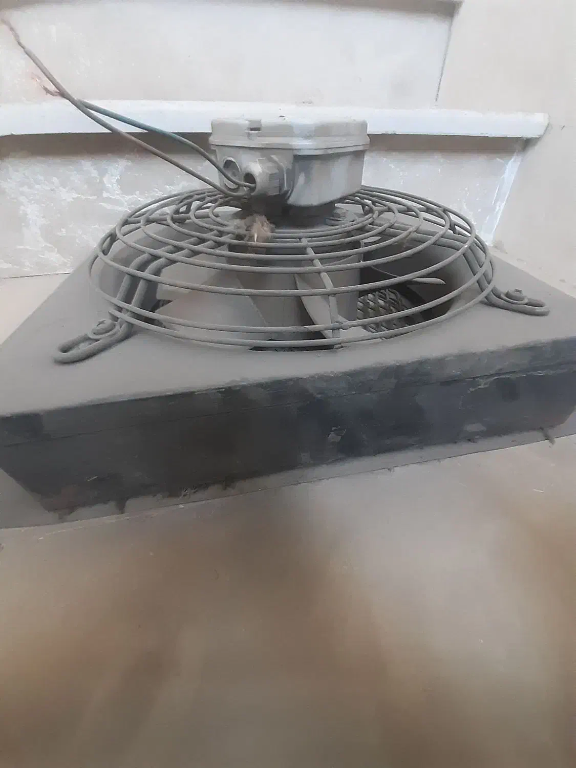 هواکش سالم|پنکه و تصفیه‌کنندهٔ هوا|برخوار, |دیوار