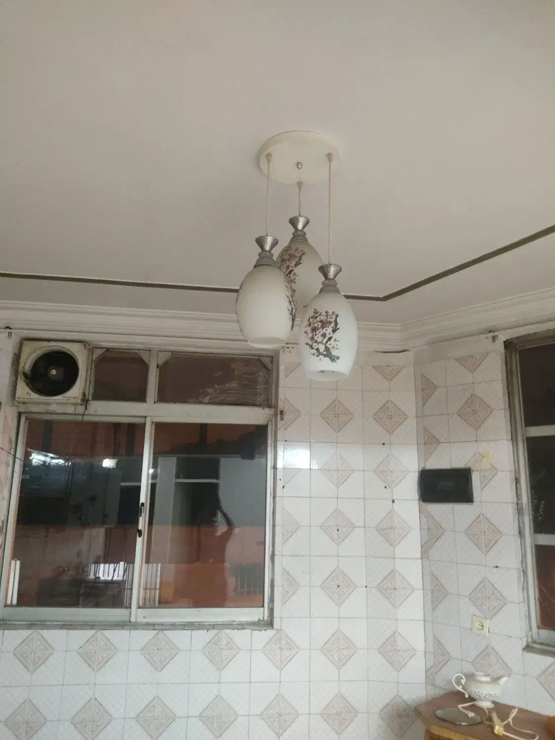 لوستر سه شاخه|لوستر و چراغ آویز|گرگان, |دیوار