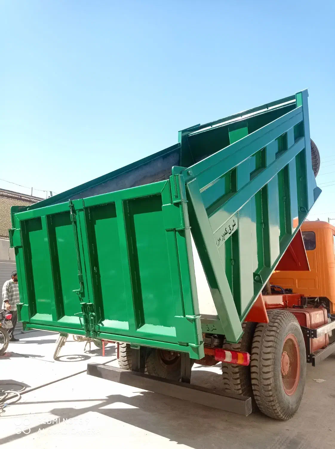 به یک اوستا اتاق سازی و یک شاگرد جوشکار نیازمندیم|استخدام صنعتی، فنی، مهندسی|مشهد, طرق|دیوار