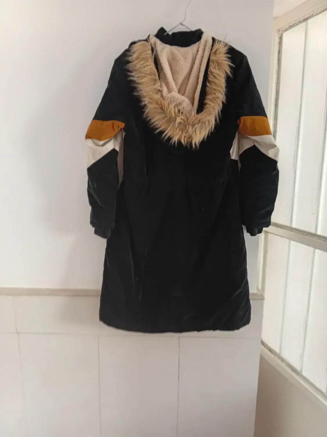 کاپشن زنانه|لباس|قم, دروازه ری|دیوار