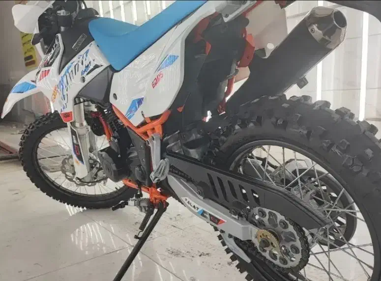 فلات کی تی ام 1404 در حد نو flat ktm 250 cc|موتورسیکلت|مشهد, کوثر|دیوار