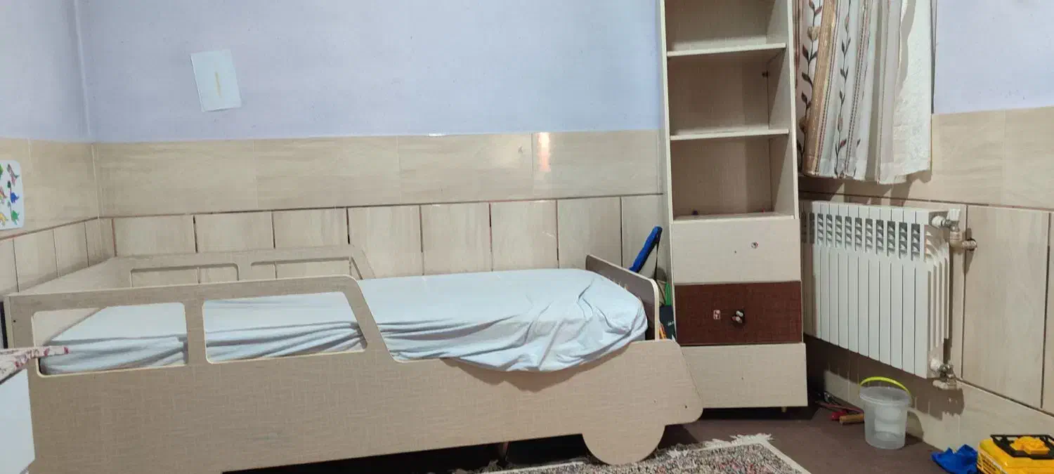 تخت و کمد کودک فروش فوری|تخت و سرویس خواب|سیرجان, |دیوار