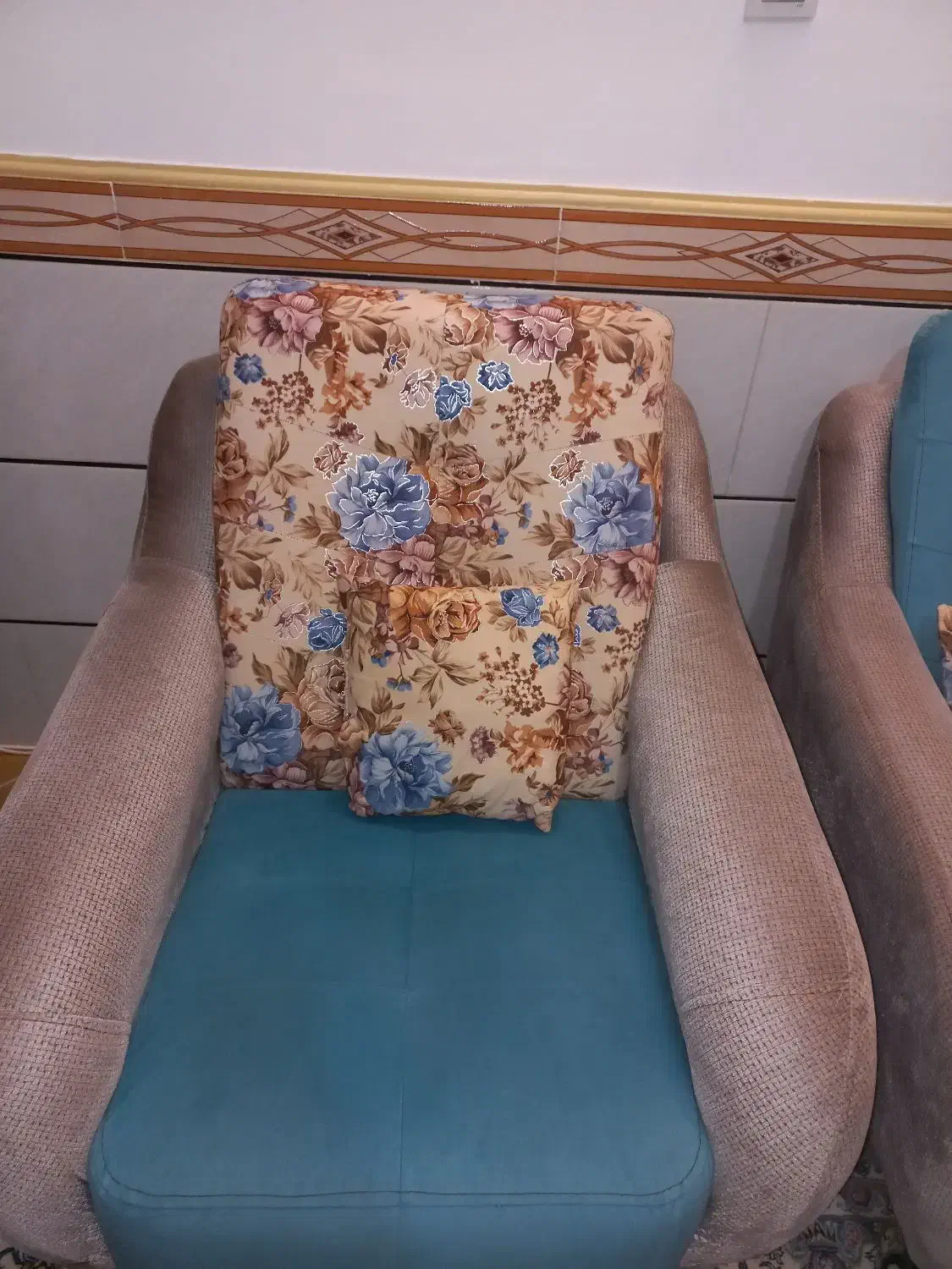 مبل ۹نفره سالم|مبلمان خانگی و میز عسلی|صفادشت, |دیوار