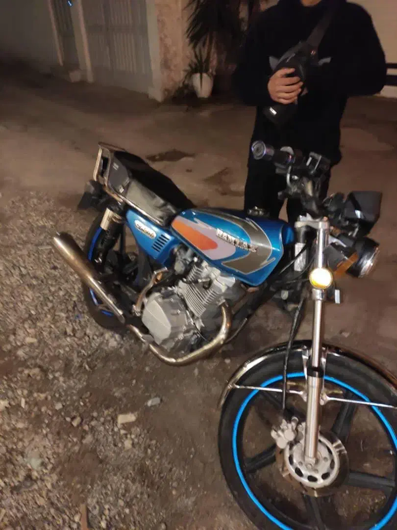 هوندا همتاز ۲۰۰|موتورسیکلت|بره‌سر, |دیوار