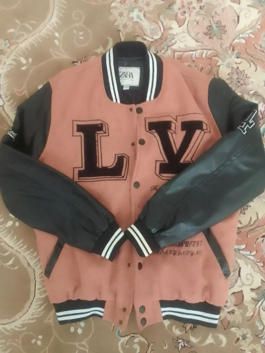 کاپشن پاییزی|لباس|هشتگرد, هشتگرد قدیم|دیوار