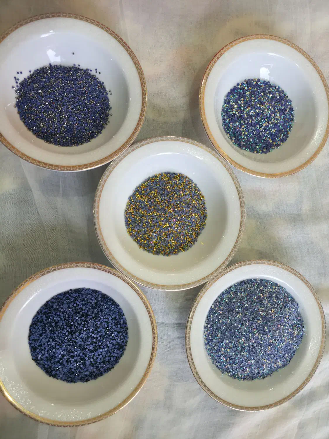 نگین کوبی|لباس|لار, |دیوار