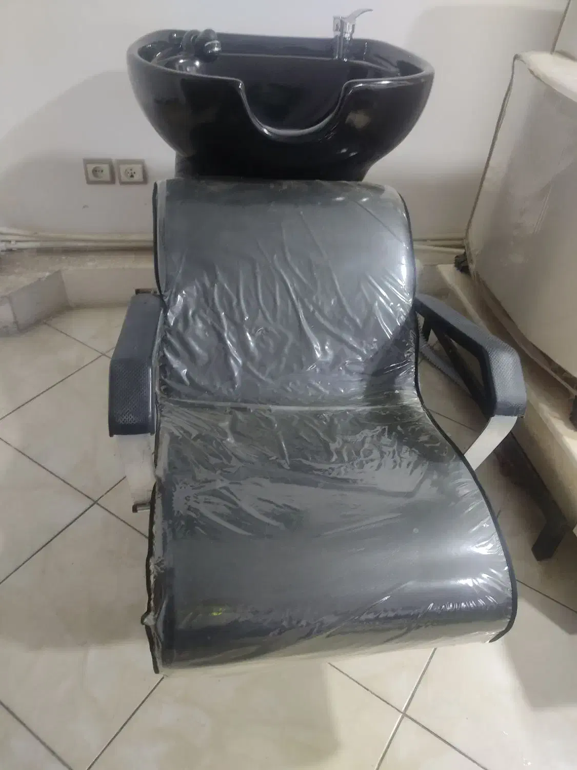 فروش فوری بعلت جمع کردن ارایشگاه|صندلی و نیمکت|بابل, |دیوار