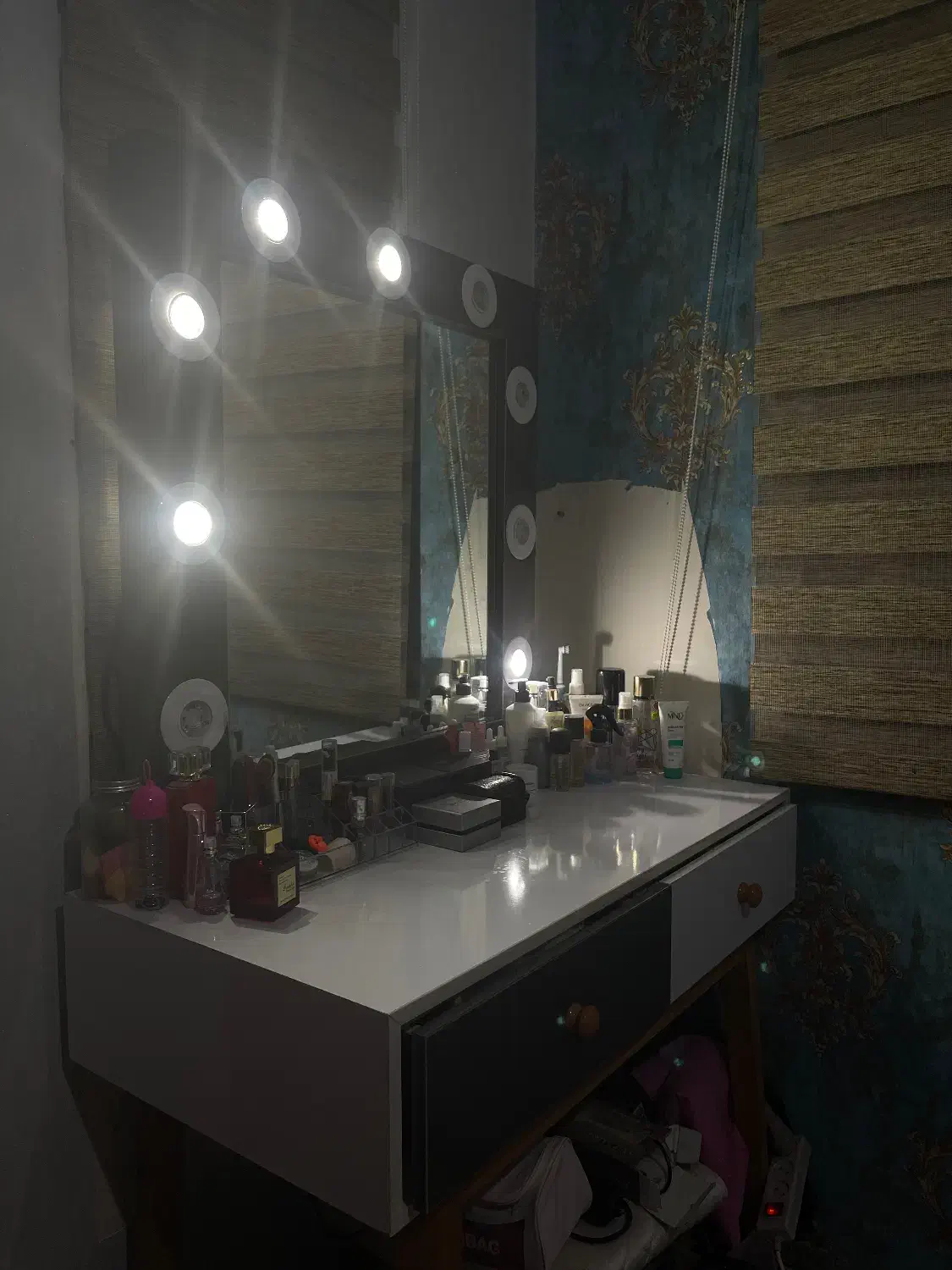 میز آرایشی|تخت و سرویس خواب|یاسوج, |دیوار