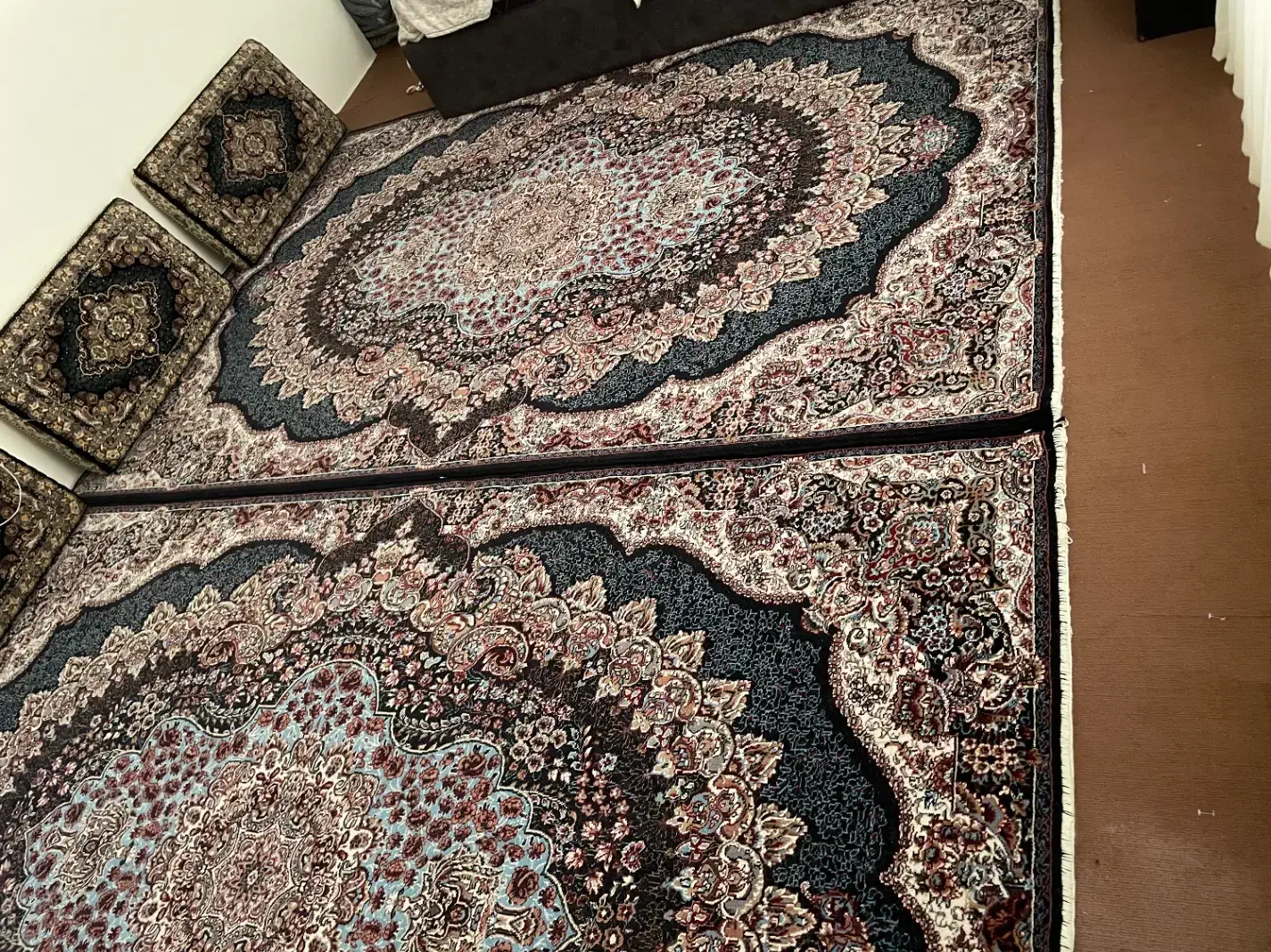 دوتخته فرش ۶متری پلی استر کارکرده در حد نو|فرش|قروه, |دیوار