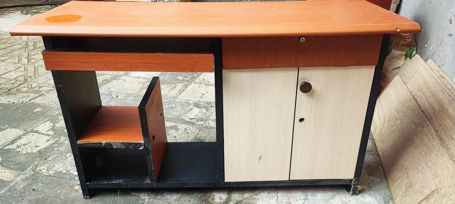 میز کامپیوتر درحد نو|میز تحریر و کامپیوتر|مریوان, |دیوار