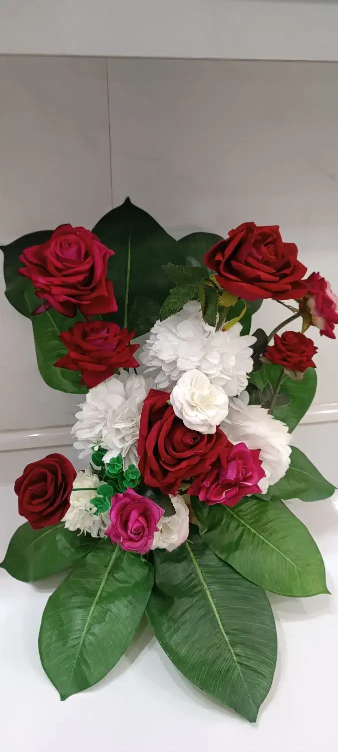 گل مصنوعی و گلدان|گل مصنوعی|تربتحیدریه, کاشانی|دیوار