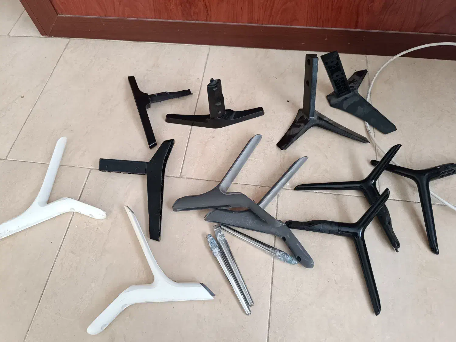 دنیای پایه های ال ای دی های الجی وسامسونگ|تلویزیون و پروژکتور|همدان, |دیوار