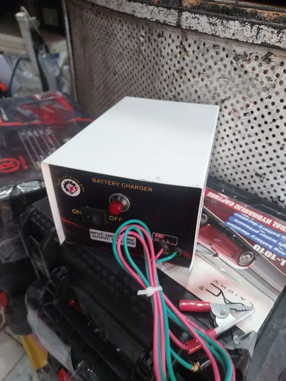 شارژر باطری ۱۲ ولت و ۶ ولت دستگاه شارژ باطری|قطعات یدکی و لوازم جانبی|شیراز, بازار|دیوار