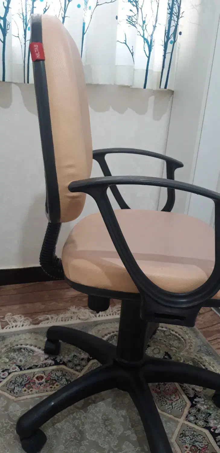 صندلی کامپیوتر کاملا سالم|صندلی و نیمکت|کرج, کوی فرهنگ|دیوار