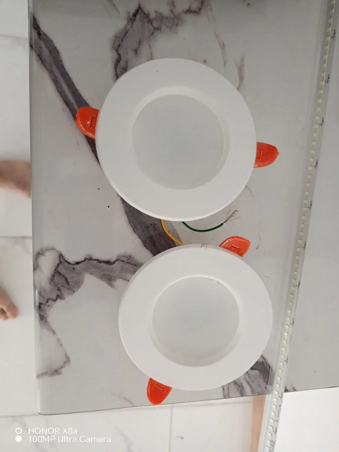 هالوزن|لامپ و چراغ|رشت, فلسطین|دیوار