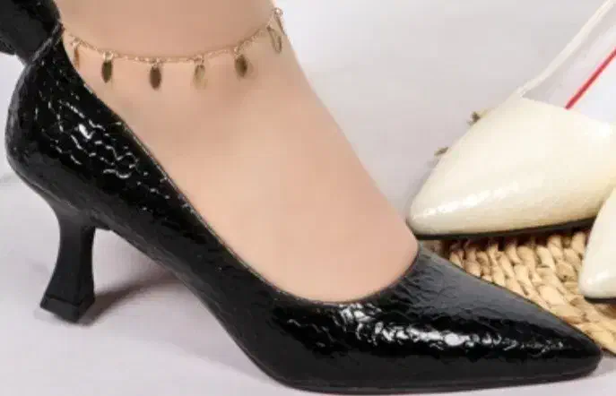 کفش|کیف، کفش، کمربند|سمنان, |دیوار